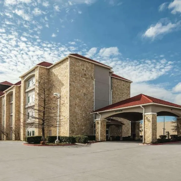 La Quinta by Wyndham Mansfield TX, ξενοδοχείο σε Mansfield