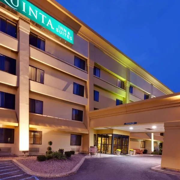 La Quinta by Wyndham Plattsburgh, hotel in Schuyler Falls