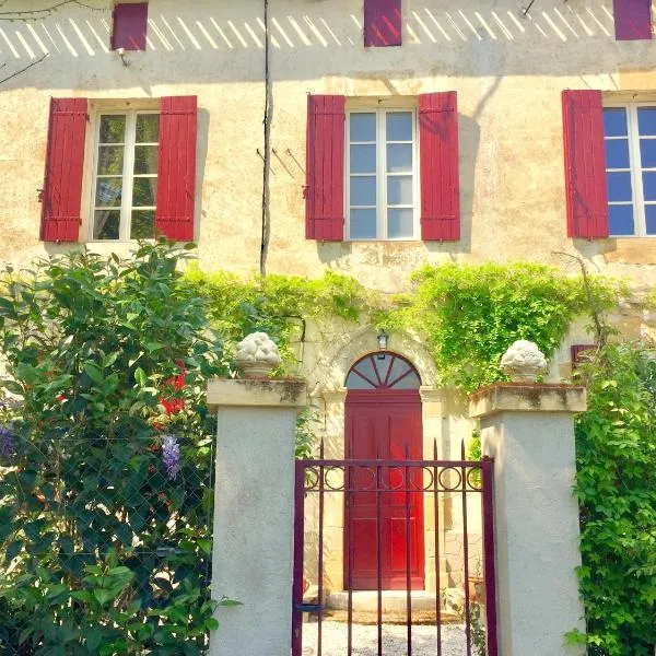 LA CARRETERIE - Les Gîtes, hotel in Saint-Pierre-dʼEyraud