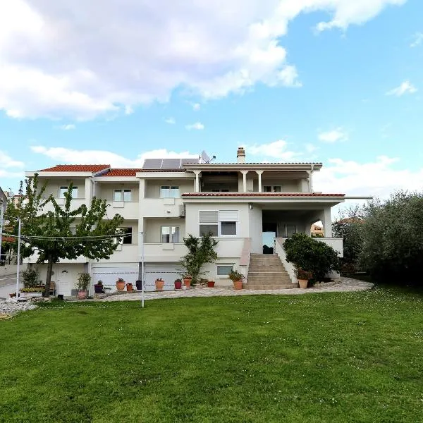 Villa Mičić – hotel w mieście Zadar