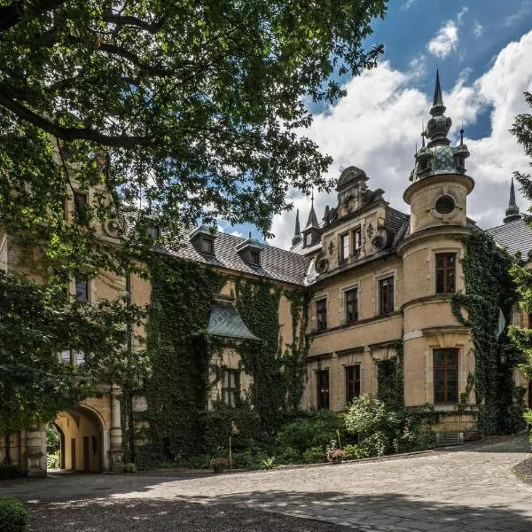Zamek Kliczków, hotel en Dąbrowa Bolesławiecka