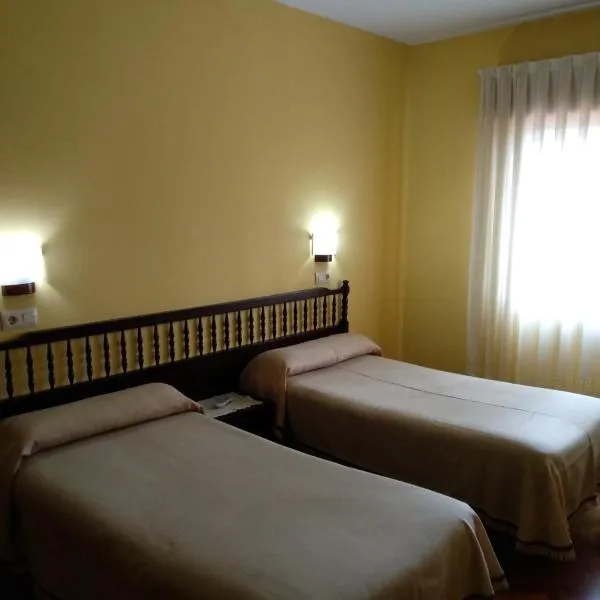 HOTEL CORINTO, khách sạn ở A Xesteira
