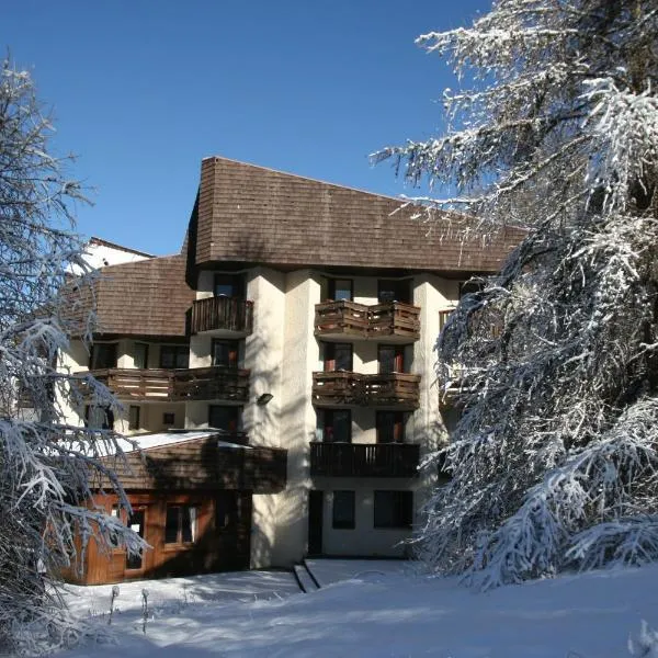 Hôtel Les Trappeurs, hotel in Donadieux