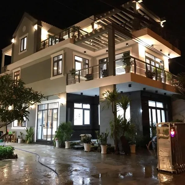 NGOC LANG HOTEL, hotel a Bình Sum