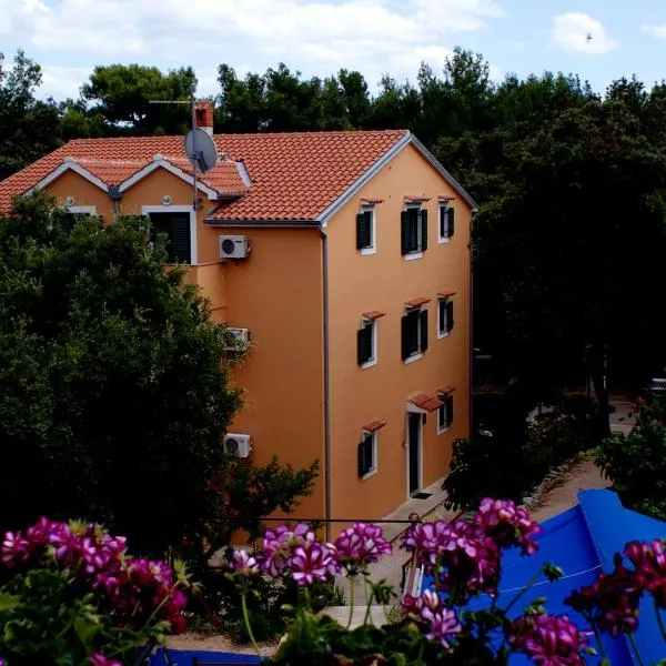 Pansion Ana, hotel din Sveti Jakov