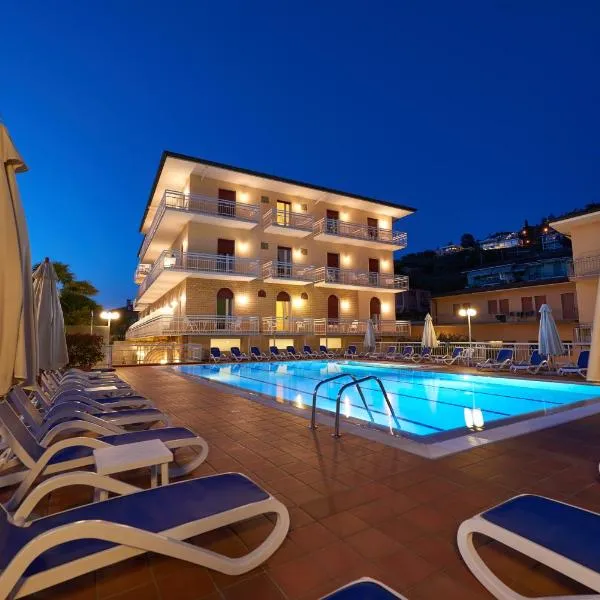 Hotel Benacus Torri del Benaco, hotel in Torri del Benaco