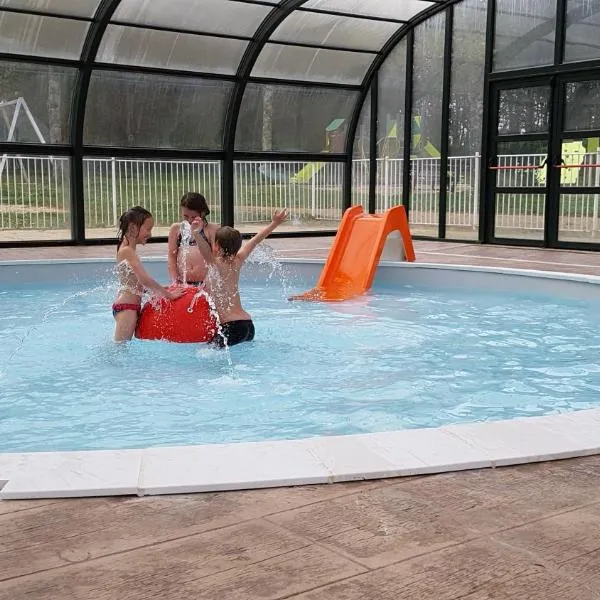 Camping Saint Laurent, hotel v destinaci Ploemel