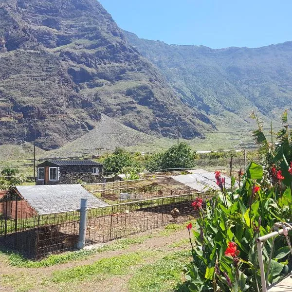 BEAUTIFUL COASTAL HOUSE ON A TRANQUIL ORGANIC FARM, hotel in Guinea