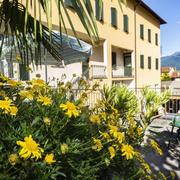 Hotel Lauro, hotel v destinaci Gravedona