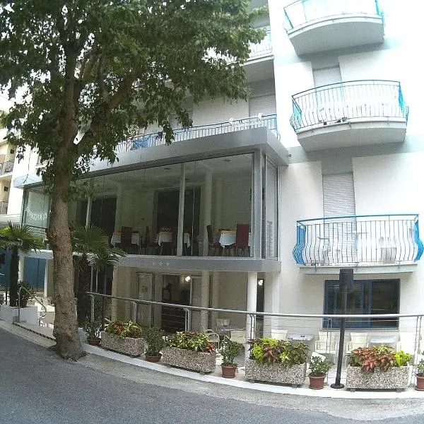 Hotel Azzurro โรงแรมในMisano Marina