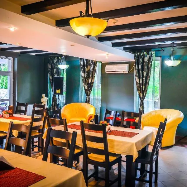 Franzdorf Alpin, hotel v destinaci Văliug