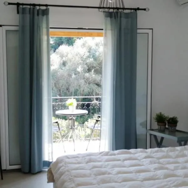 Iliana Studios, hotel i Mpenitses