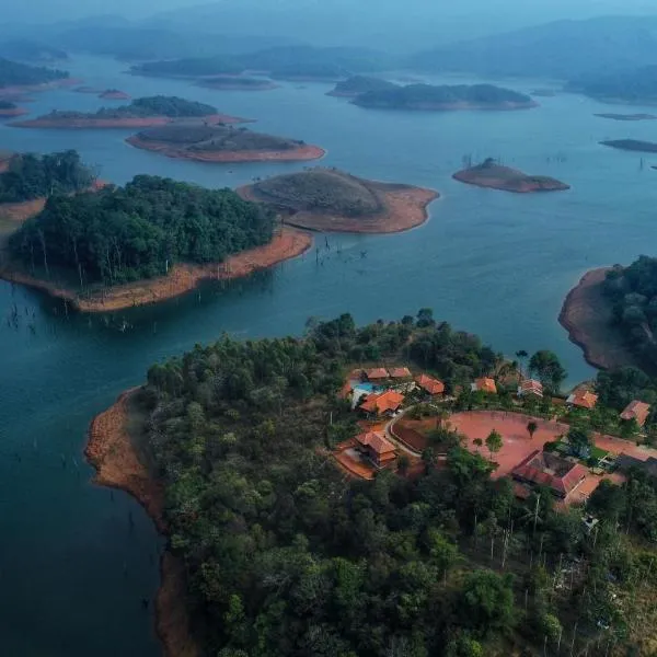 CONTOUR ISLAND RESORT & SPA by CITRINE, khách sạn ở Tariyod