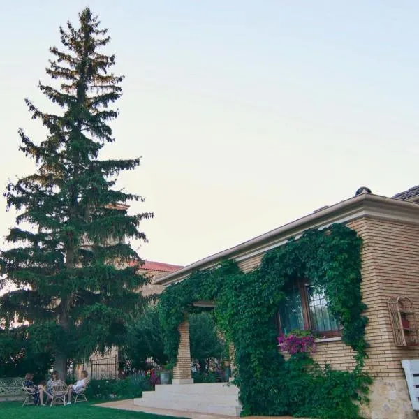 El Quinto Pino, hotel Santibáñez del Valban
