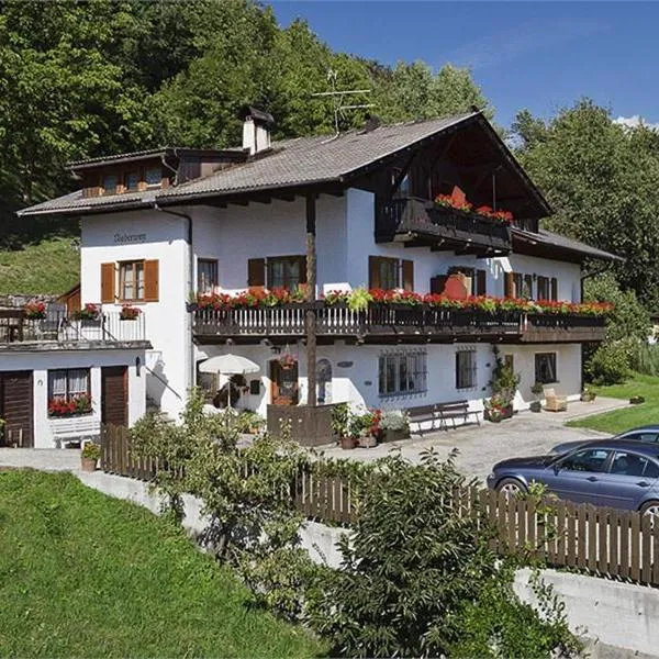 Haus Niederweg, hotel v destinácii Tirolo