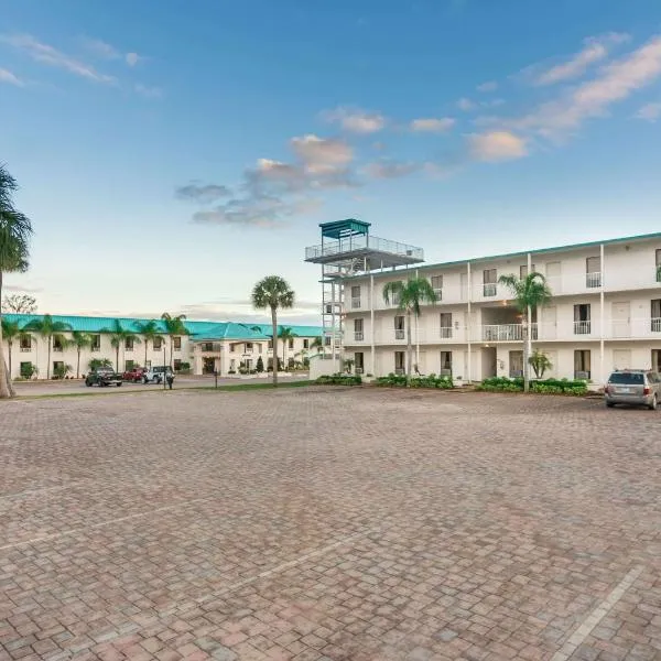 Days Inn & Suites by Wyndham Lake Okeechobee, hôtel à Okeechobee