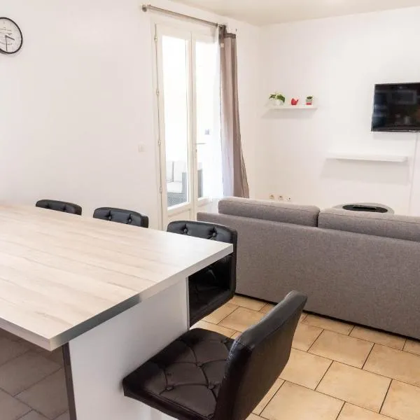 F2 cozy proche paris, aéroport CDG, hotel in Clichy-sous-Bois