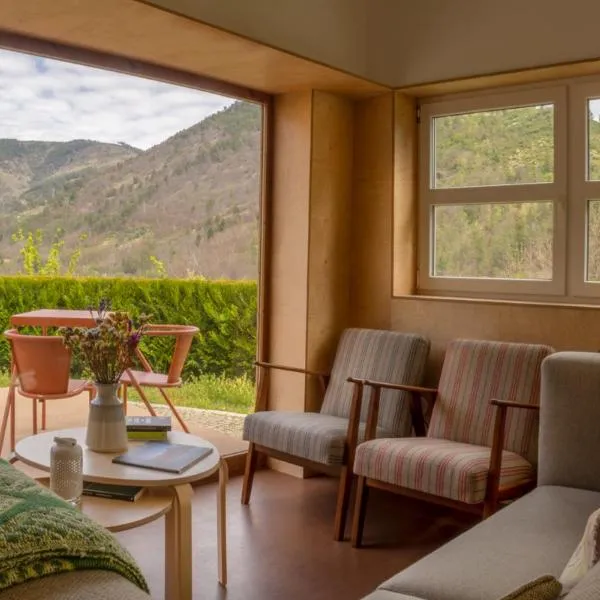 Solar da Castanha - Forest House, hotell i Manteigas