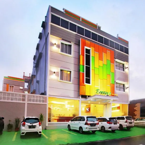Emerald Hotel, hotel em Ternate