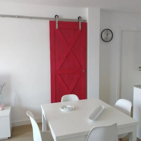 Apartamento ENSUEñO en Cullera playa San Antonio, hotel en Cullera