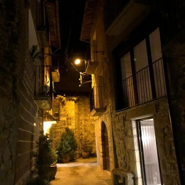 Casa Tato Figuerola d'Orcau, hotel in Sant Salvador de Toló