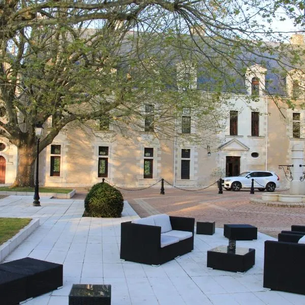 Château de la Menaudière, hotelli kohteessa Saint-Julien-de-Chédon