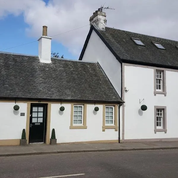 Thornhill Lodge, Historic 4 Bed, 4 Ensuite, hotel v destinaci Stirling