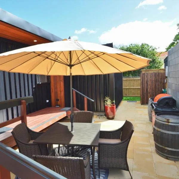 BeachBox Boutique Accommodation, hotel v destinaci Coopers Beach