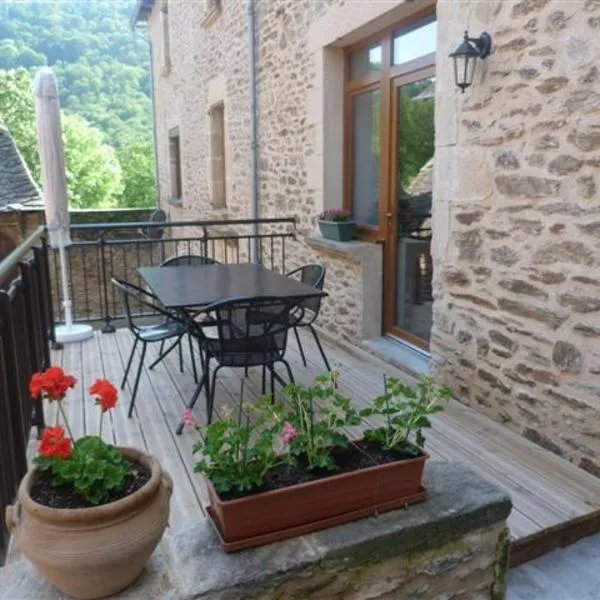gite Oustal, ξενοδοχείο σε Belcastel