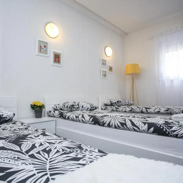 Apartman ART, hotel di Relića Draga