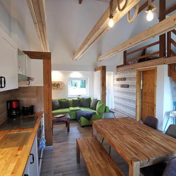 Doppelhaushälfte Nordwind vom Naturhof Usedom، فندق في Bannemin