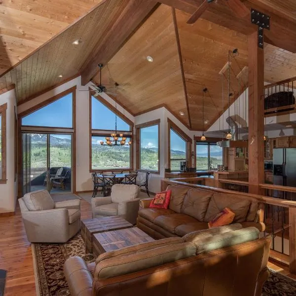 Alpine Recharge by KABINO Huge Views Hot tub Garage PS3 WiFi Loft, hotel in Alpine