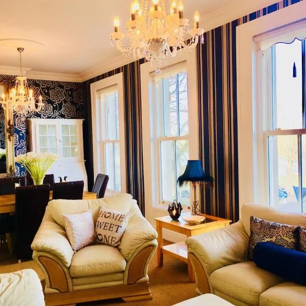 Luxury Lakeside Living Broadview 1 Georgian House, hotel in Enniskillen