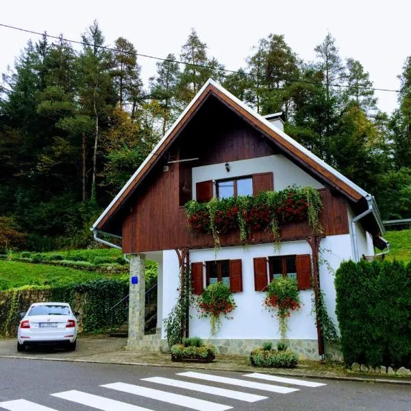 Holiday House Kod Ajke, hotell i Slunj