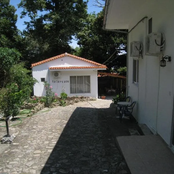 Studios La Kastania, hotel in Therma