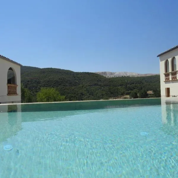 Ca l' Ermitanyo- Casa Torre Blanca, hotel v mestu Suria