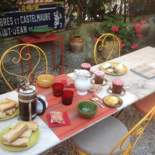 Sous l'abricotier, hotel in Villesèque-des-Corbières