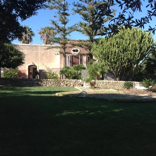 Campo Reale country rooms, hotel v destinaci Pachino