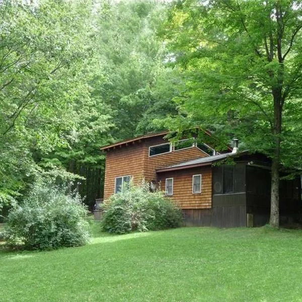 Cedarwood Lodge, hotel a Penfield