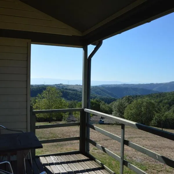 Le Chardonneret du Domaine du Moulin 15, hotel v destinaci Étables