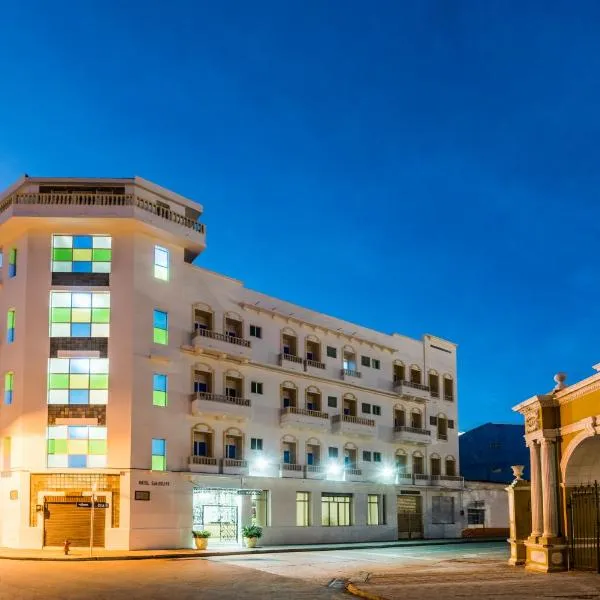 Hotel Dorado Plaza Centro Histórico, viešbutis mieste Playa Punta Arena