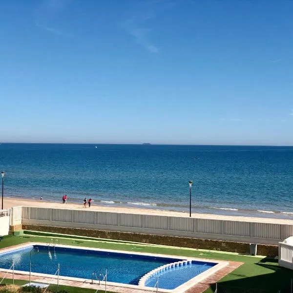 Pool and Beach View House, hotel en Mareny Blau