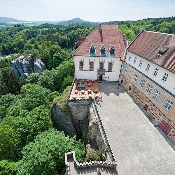 EA Hotel Hrubá Skála, hotel in Příšovice