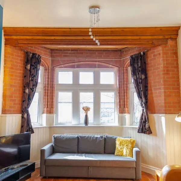 Apartment No 1 - The Old Red King Pub, Whitefield, Manchester, hotel in Manchester