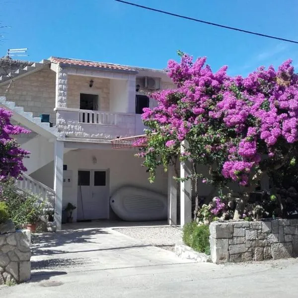 Apartments Žile, hotel v destinaci Sućuraj