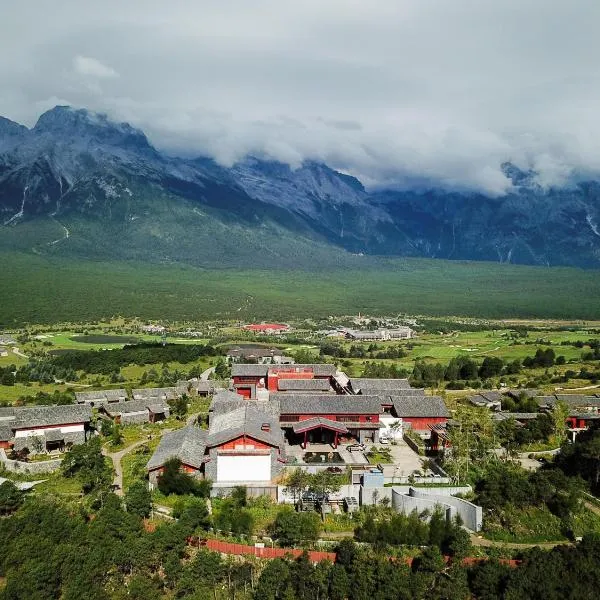 Jinmao Pureal Mountain Liiang, hotel in Lijiang
