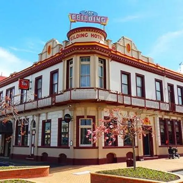 Feilding Hotel, hotel in Feilding