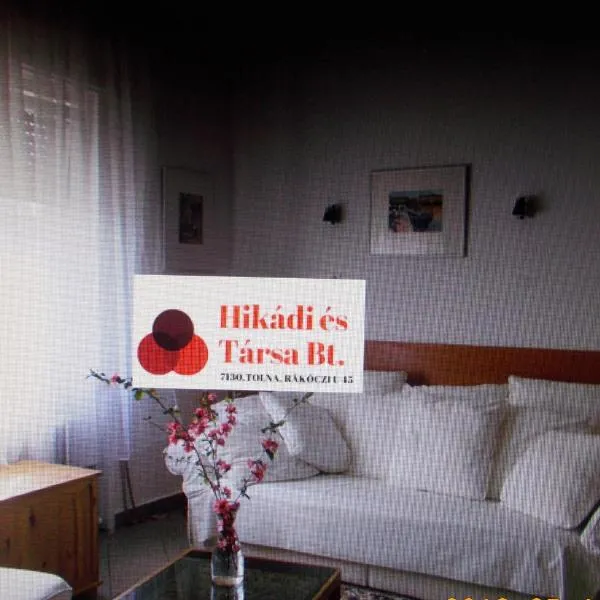 Thelena Apartman, hotell i Tolna