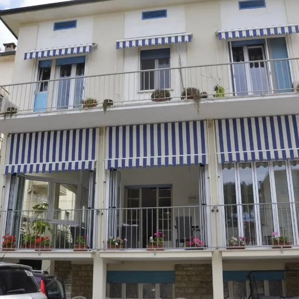 Affittacamere La Zattera, hotel v destinaci Lido di Camaiore