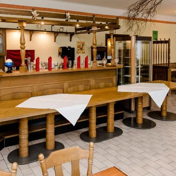 Hotel und Campingstell und Zeltplatz an der Talsperre im Harz, hotel v destinaci Altenbrak
